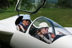 thumbs Bo and John Coward in the K21